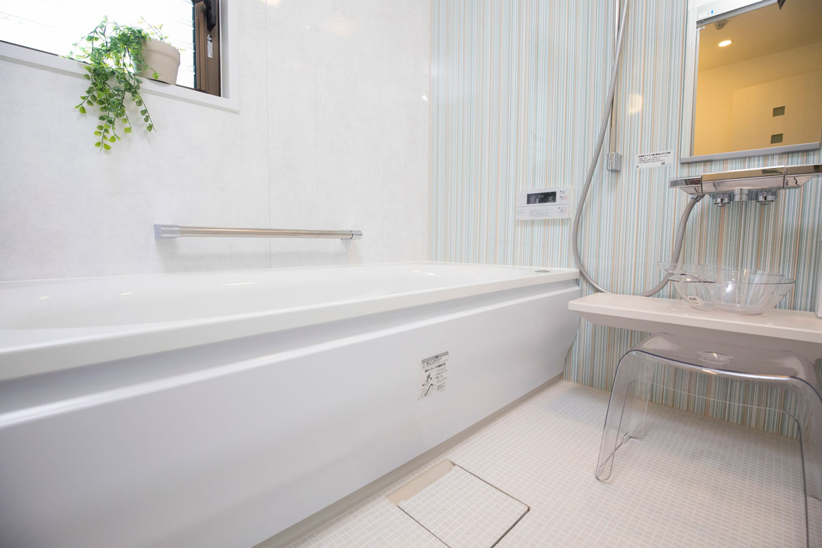 エプロン内高圧洗浄／浴室